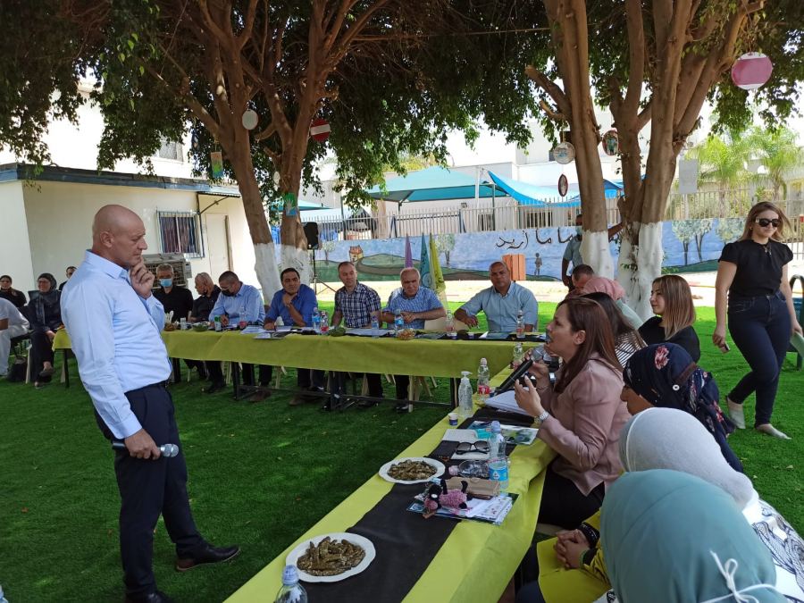 مدير عام وزارة التّربية يجتمع مع مفتّشين ومديرين من المجتمع العربي